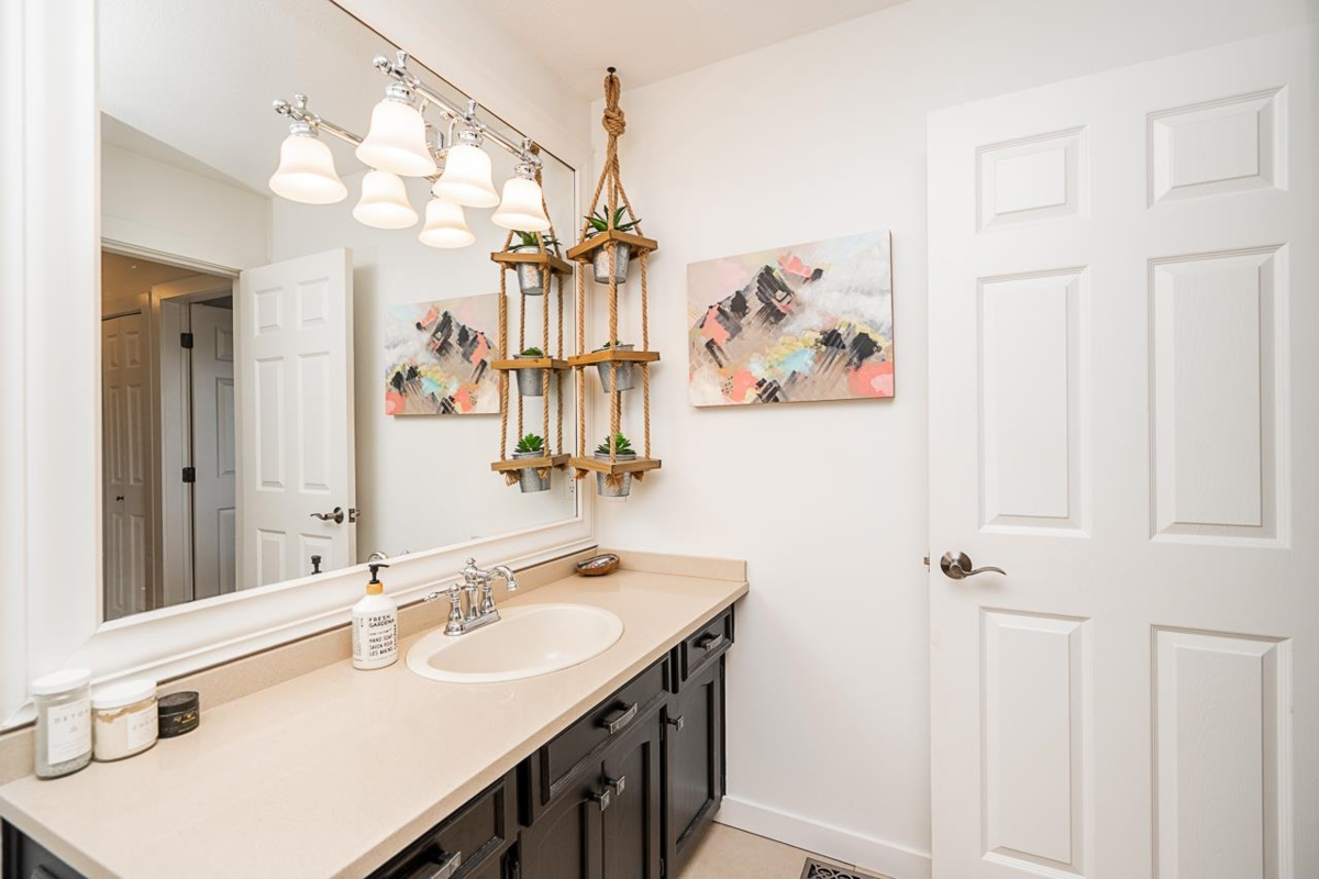 Entry Foyer Photo of 2764 Parkway Drive, Surrey, BC