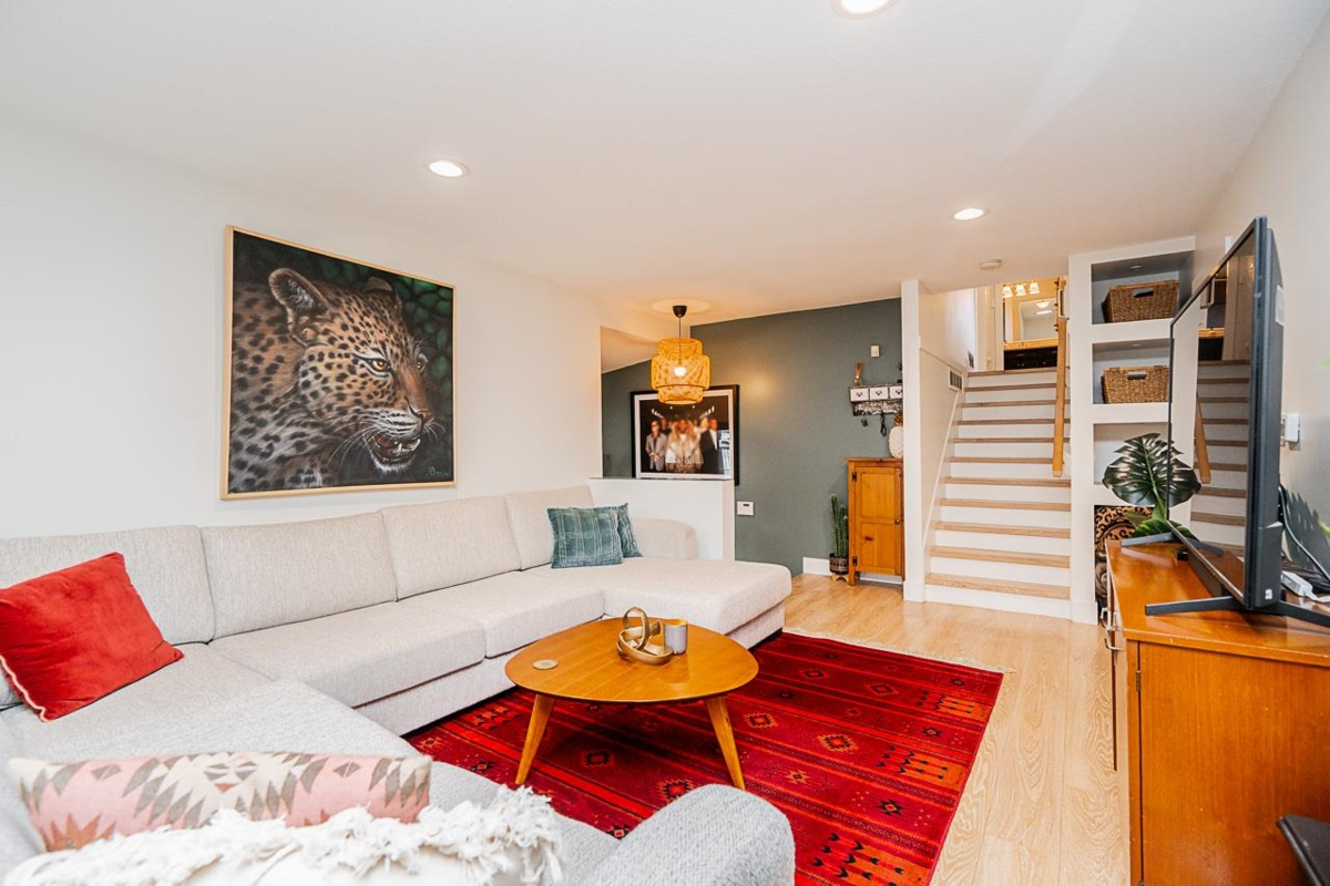 Kitchen Island Photo of 2764 Parkway Drive, Surrey, BC