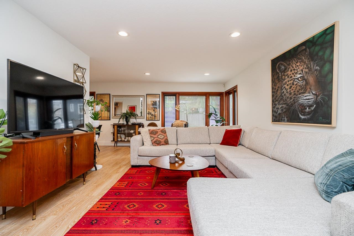 Kitchen Photo of 2764 Parkway Drive, Surrey, BC