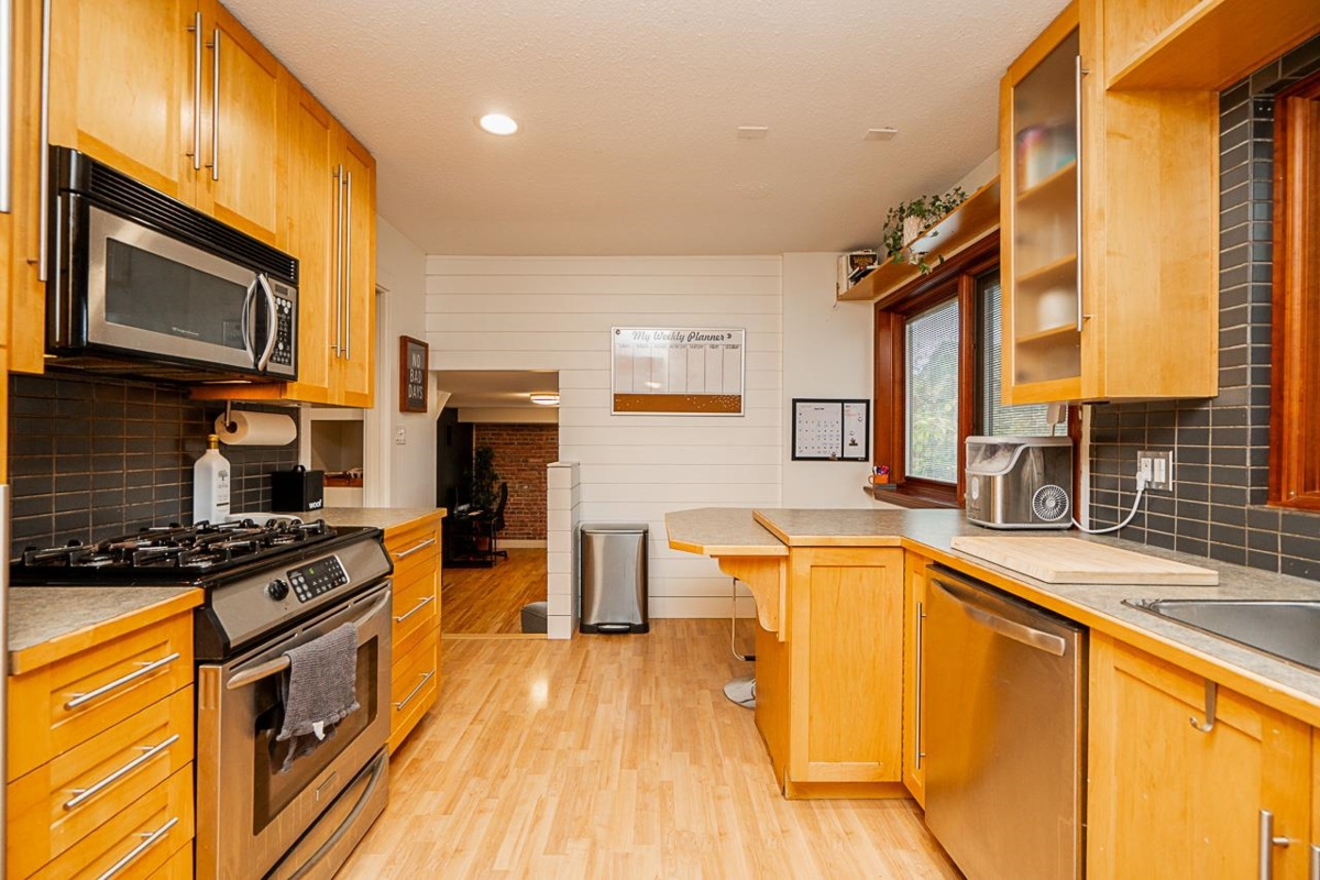 Primary Bathroom Photo of 2764 Parkway Drive, Surrey, BC