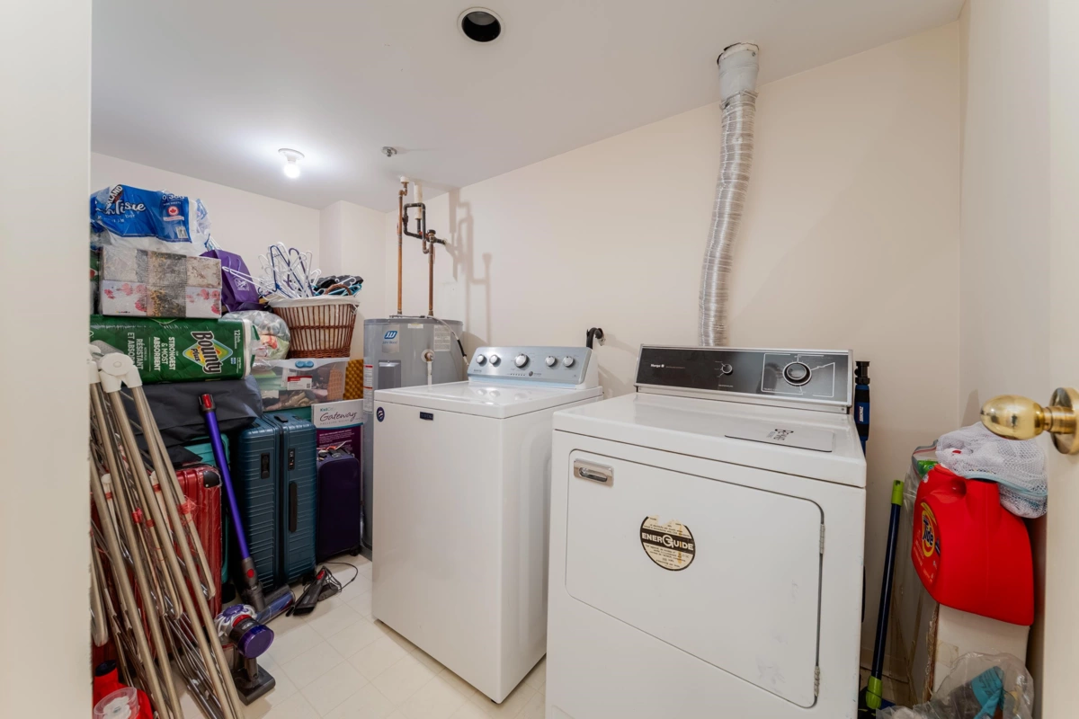 Hallway Photo of 804 518 W 14th Avenue, Vancouver, BC