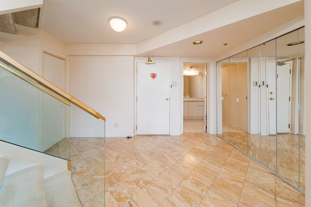 Walk-In Closet Photo of 804 518 W 14th Avenue, Vancouver, BC