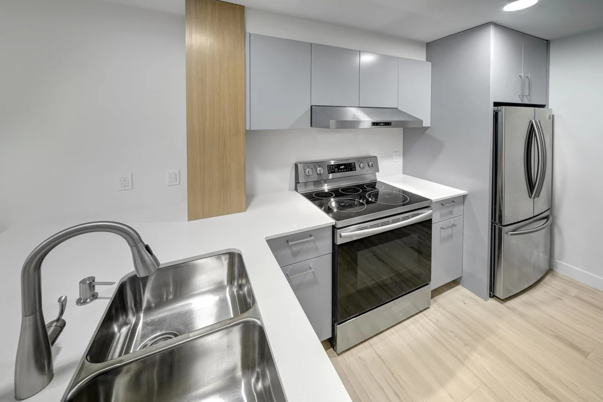 Walk-In Closet Photo of 201 1011 W King Edward Avenue, Vancouver, BC