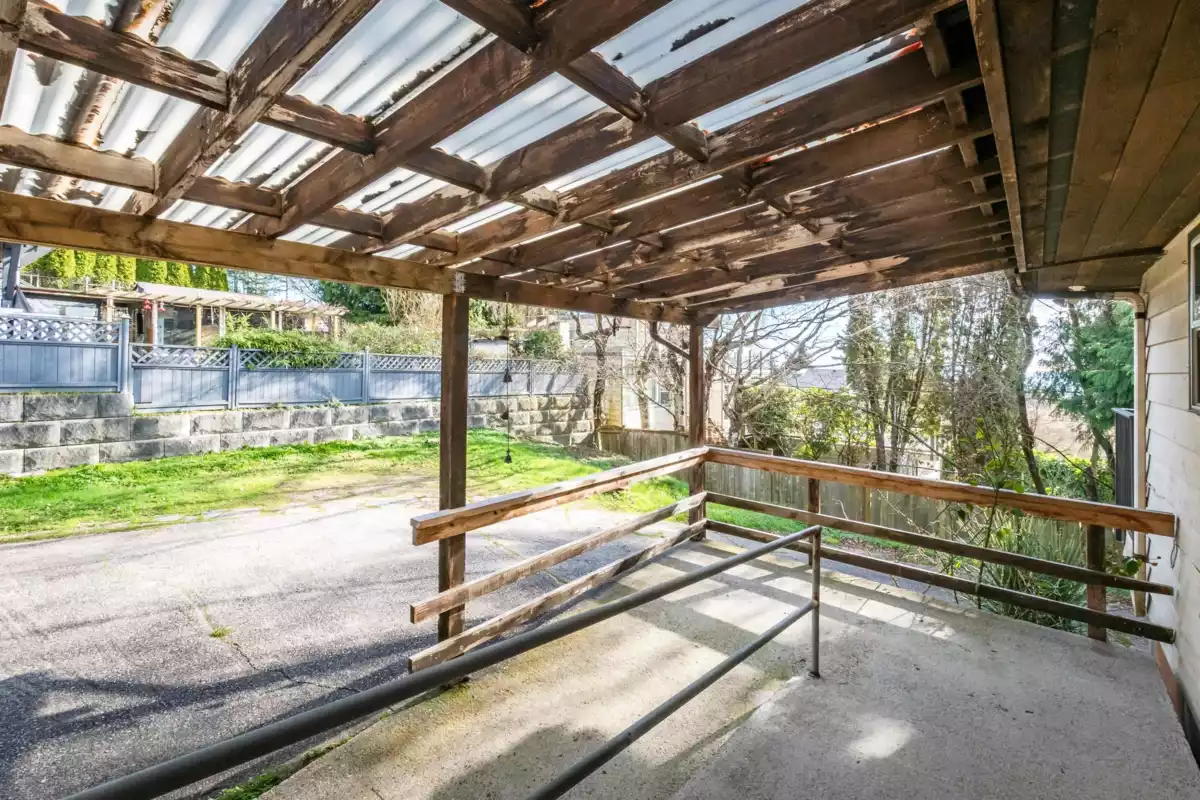 Basement Recreation Room Photo of 4902 Laurel Avenue, Sechelt, BC