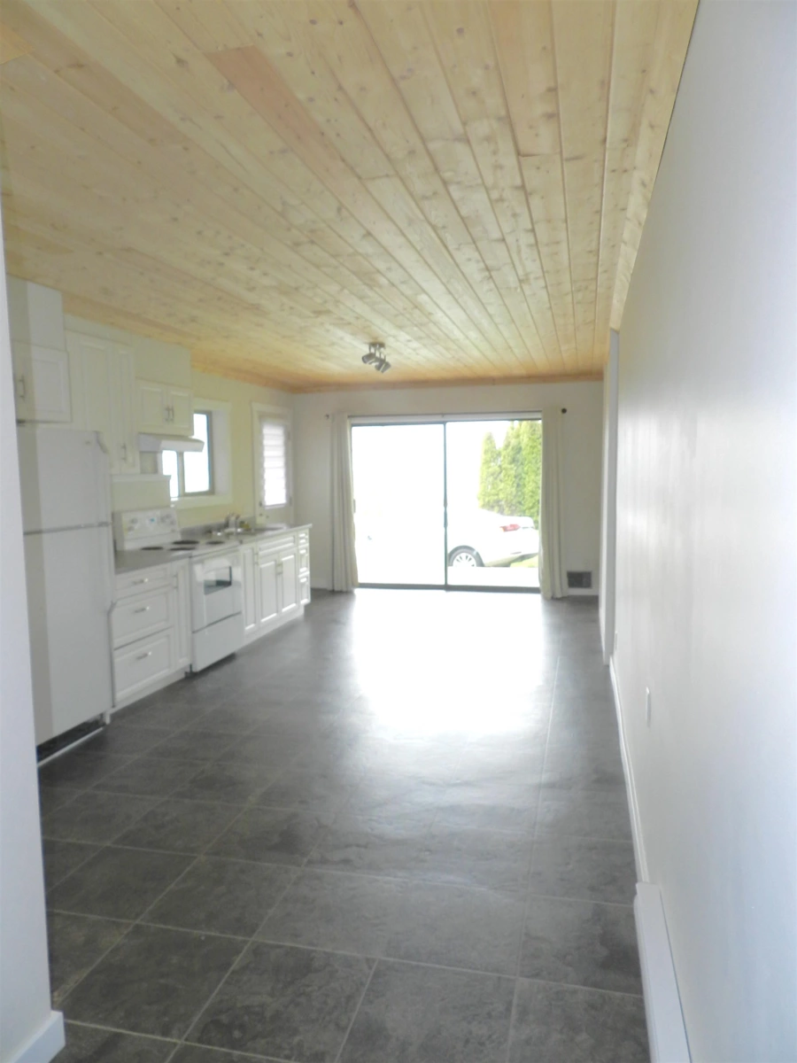 Hot Tub / Spa Photo of 4902 Laurel Avenue, Sechelt, BC