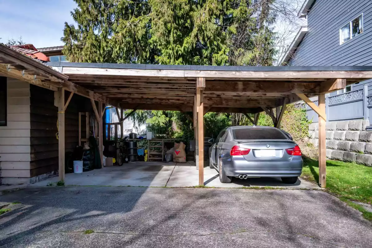 Laundry Room Photo of 4902 Laurel Avenue, Sechelt, BC