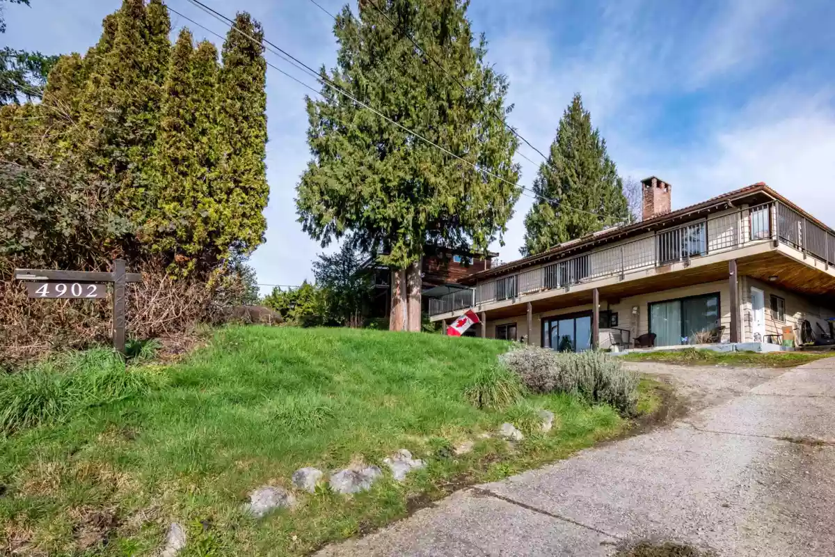 Neighborhood Park Photo Near 4902 Laurel Avenue, Sechelt, BC