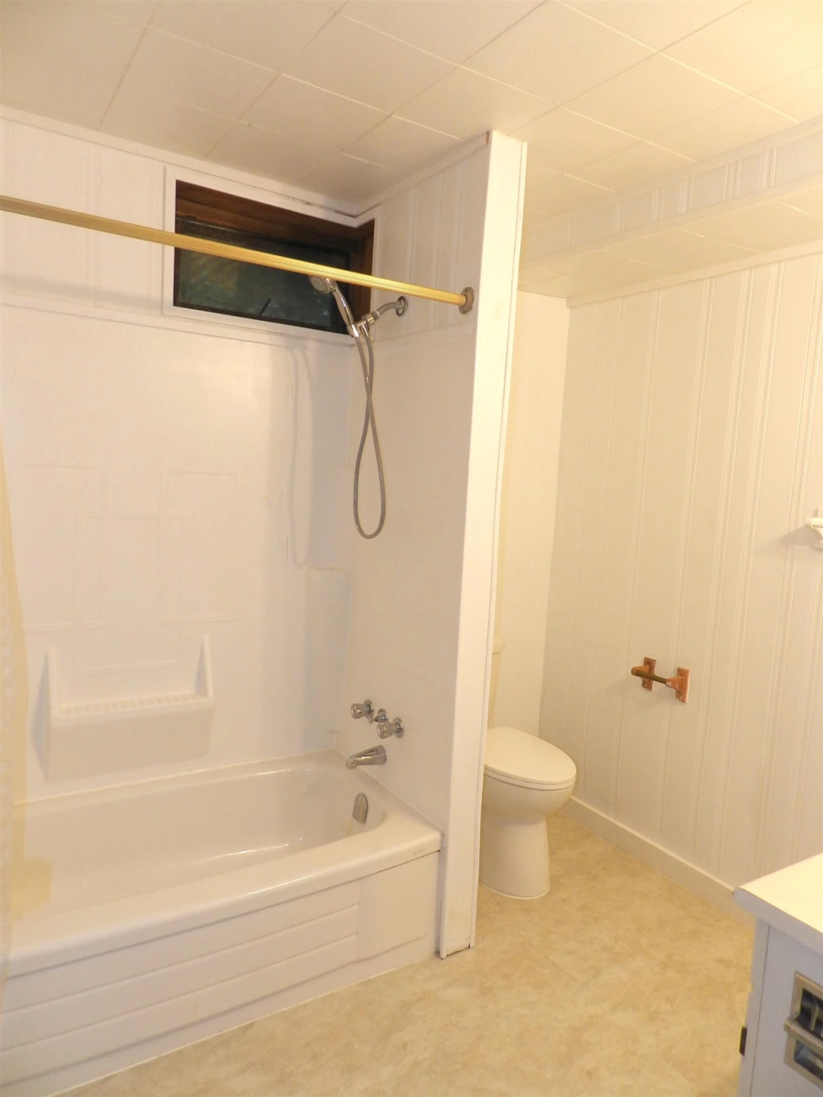 Outdoor Deck Photo of 4902 Laurel Avenue, Sechelt, BC