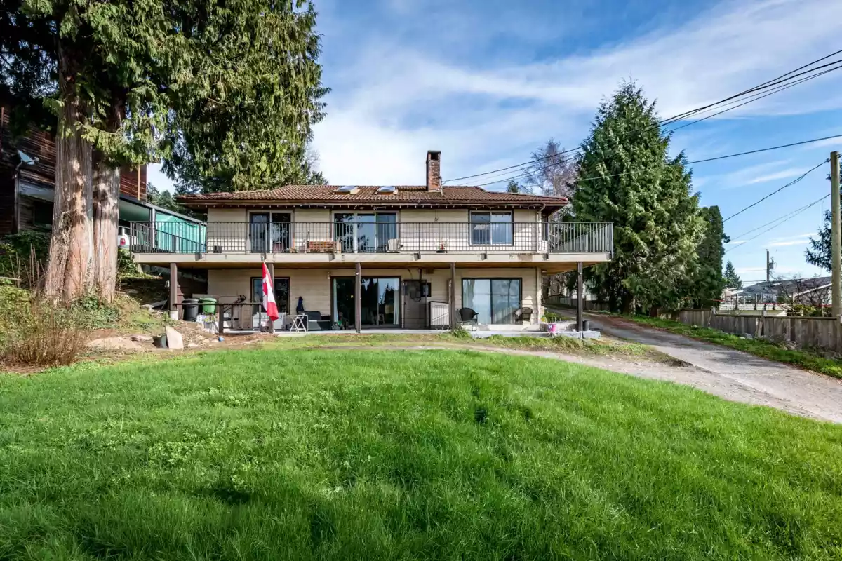 Outdoor Kitchen Photo of 4902 Laurel Avenue, Sechelt, BC