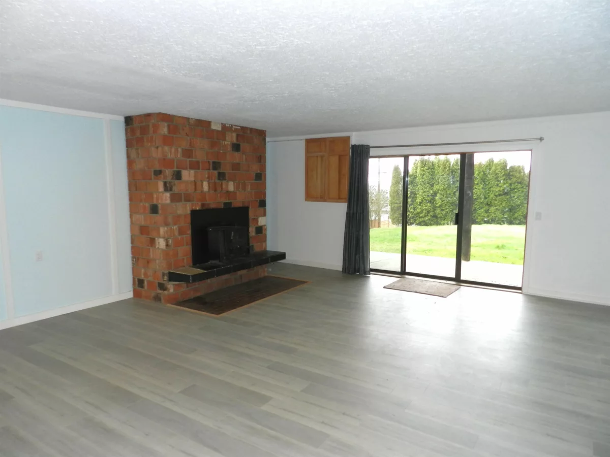 Outdoor Patio Photo of 4902 Laurel Avenue, Sechelt, BC