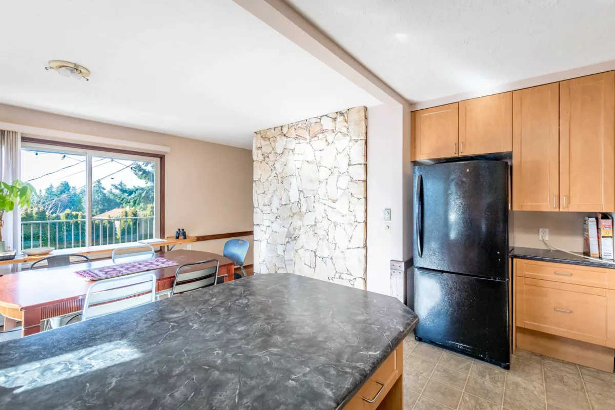 Primary Bathroom Photo of 4902 Laurel Avenue, Sechelt, BC