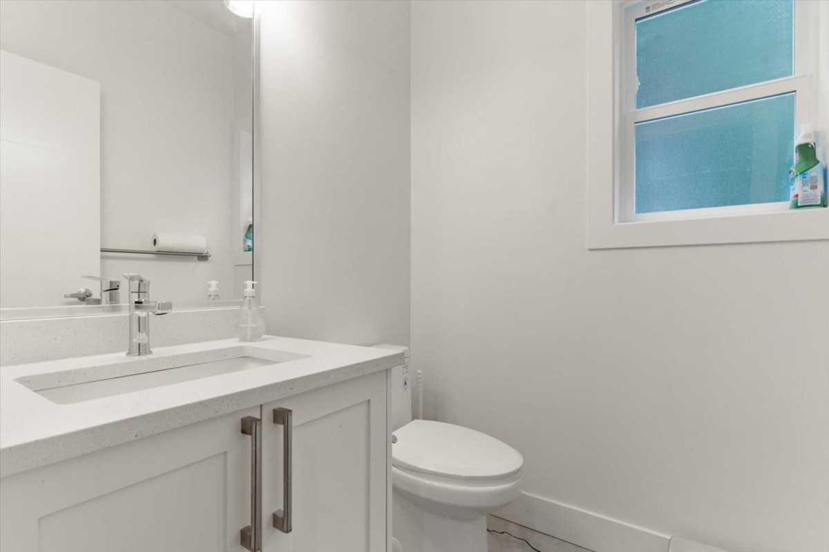 Bedroom 2 Photo of 17 750 Hot Springs Road, Harrison Hot Springs, BC