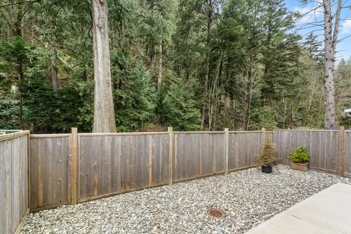 Front Yard Photo of 17 750 Hot Springs Road, Harrison Hot Springs, BC