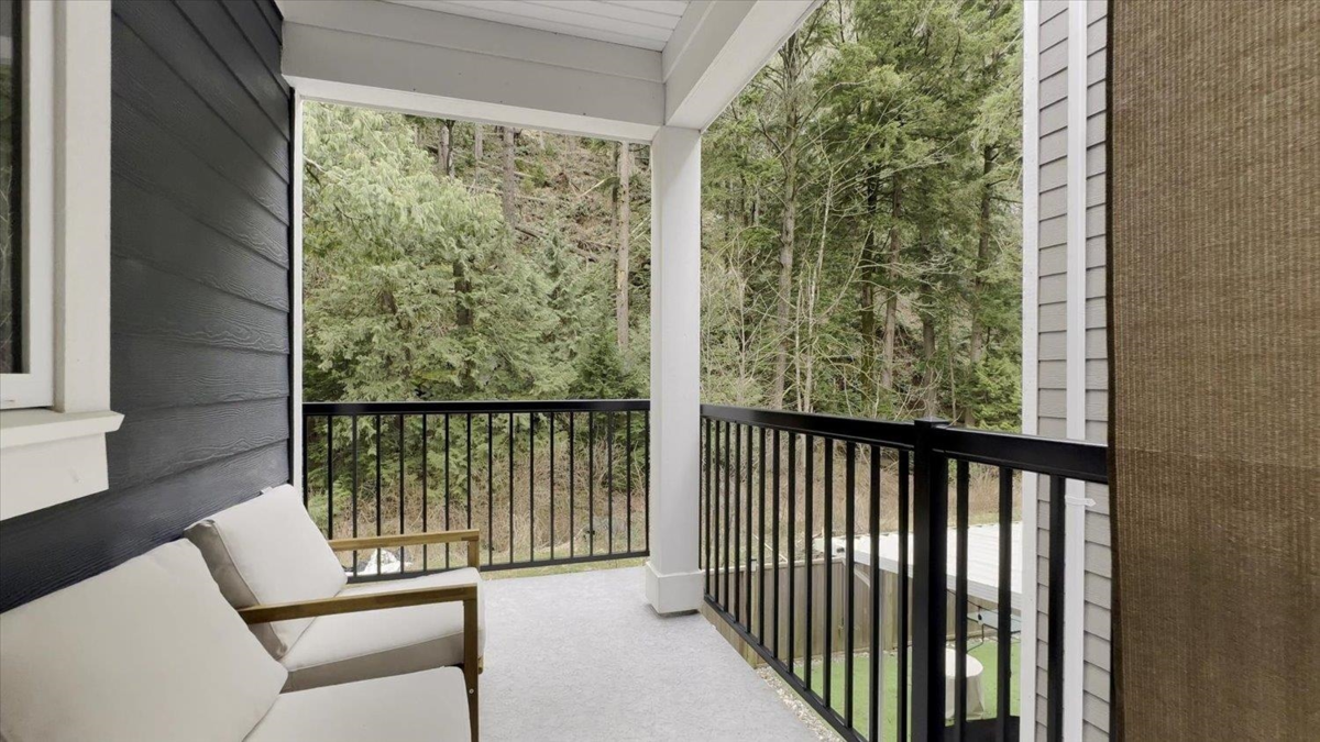 Garage Interior Photo of 17 750 Hot Springs Road, Harrison Hot Springs, BC
