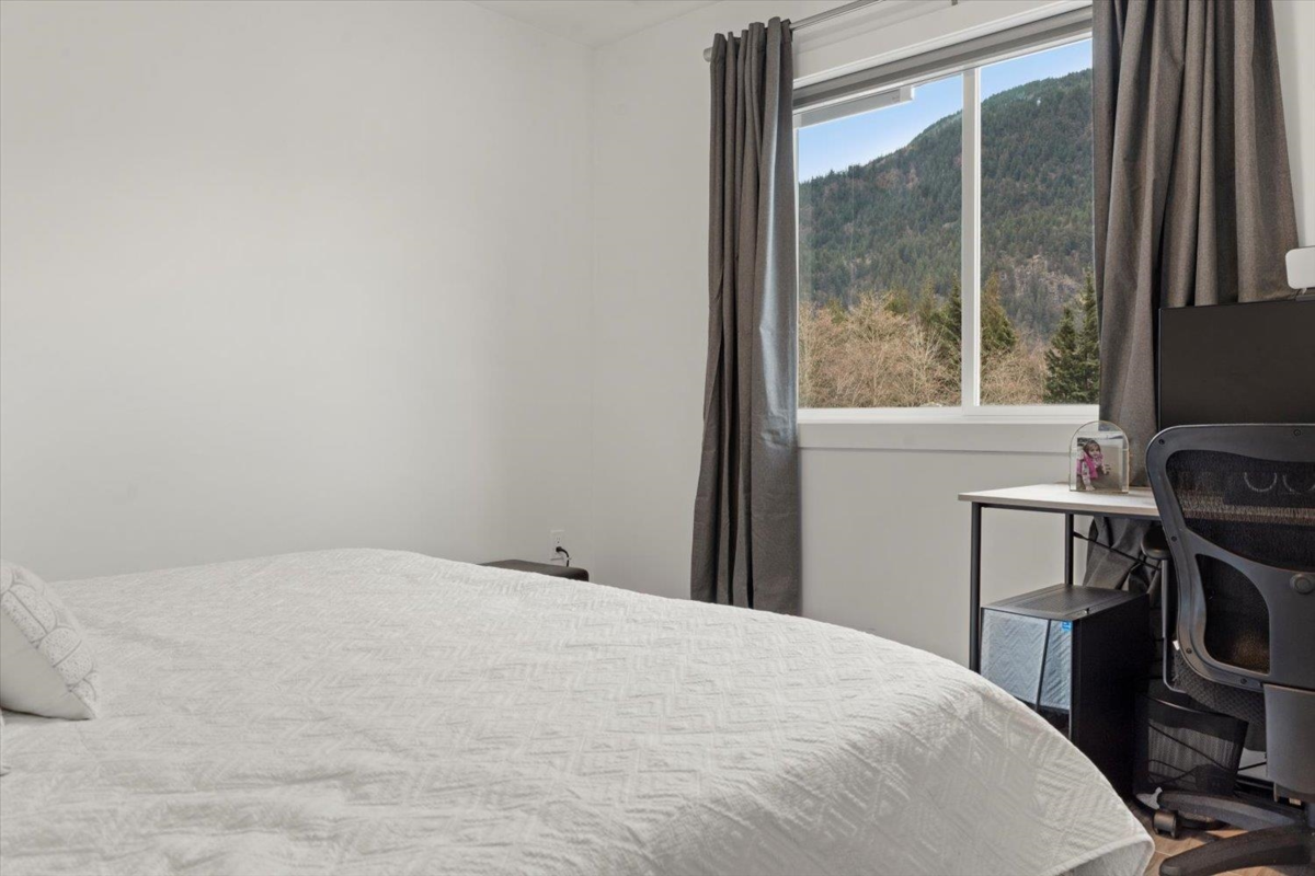 Guest Bathroom Photo of 17 750 Hot Springs Road, Harrison Hot Springs, BC