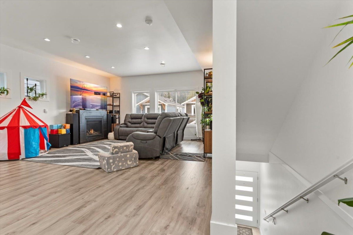 Pantry Photo of 17 750 Hot Springs Road, Harrison Hot Springs, BC