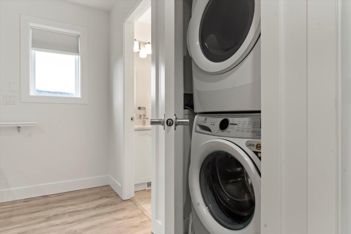 Staircase Photo of 17 750 Hot Springs Road, Harrison Hot Springs, BC