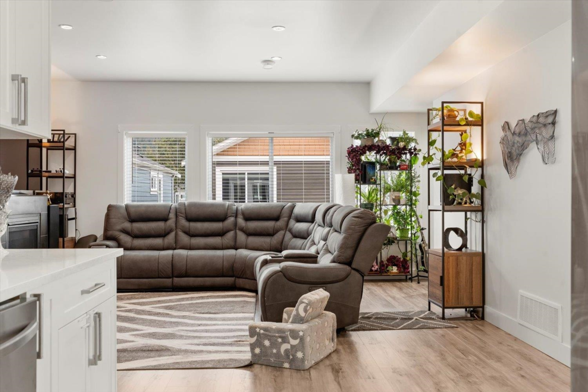 Walk-In Closet Photo of 17 750 Hot Springs Road, Harrison Hot Springs, BC
