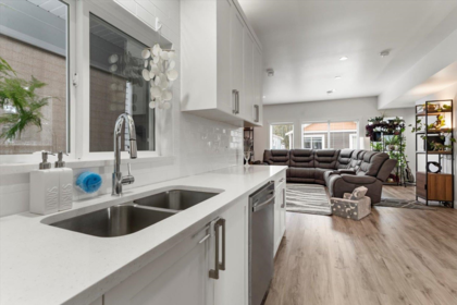 17 750 Hot Springs Road, Harrison Hot Springs, BC, Harrison Hot Springs — 3 bed single family residence for sale