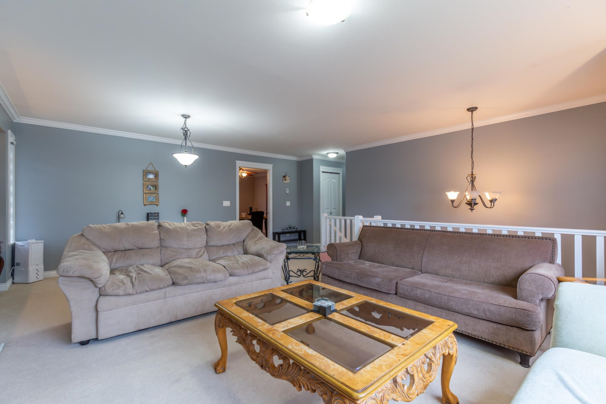 Family Room Photo of 32967 Egglestone Avenue, Mission, BC