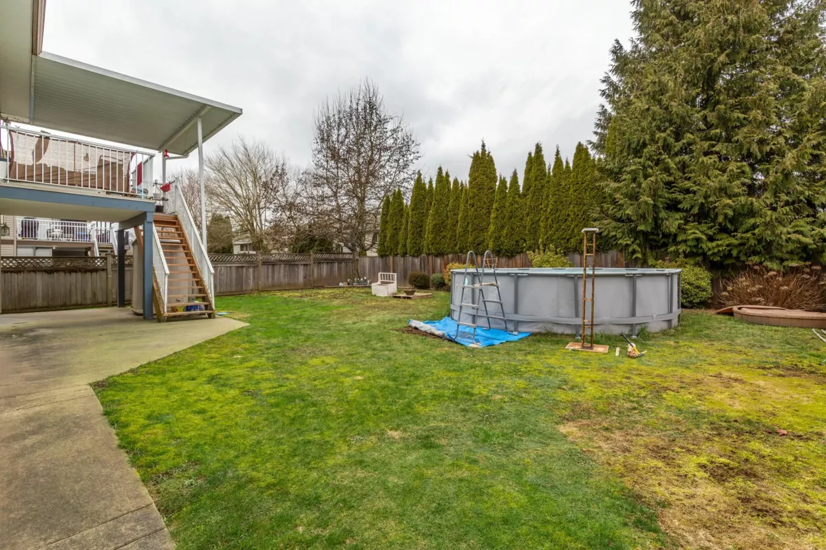 Front Yard Photo of 32967 Egglestone Avenue, Mission, BC