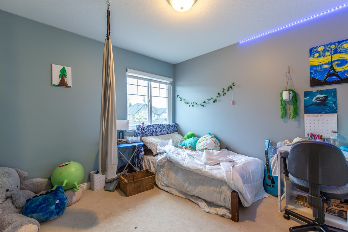 Staircase Photo of 32967 Egglestone Avenue, Mission, BC