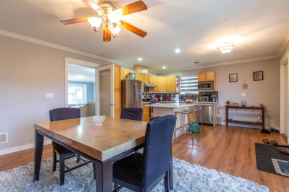 Kitchen Island Photo of 32967 Egglestone Avenue, Mission, BC