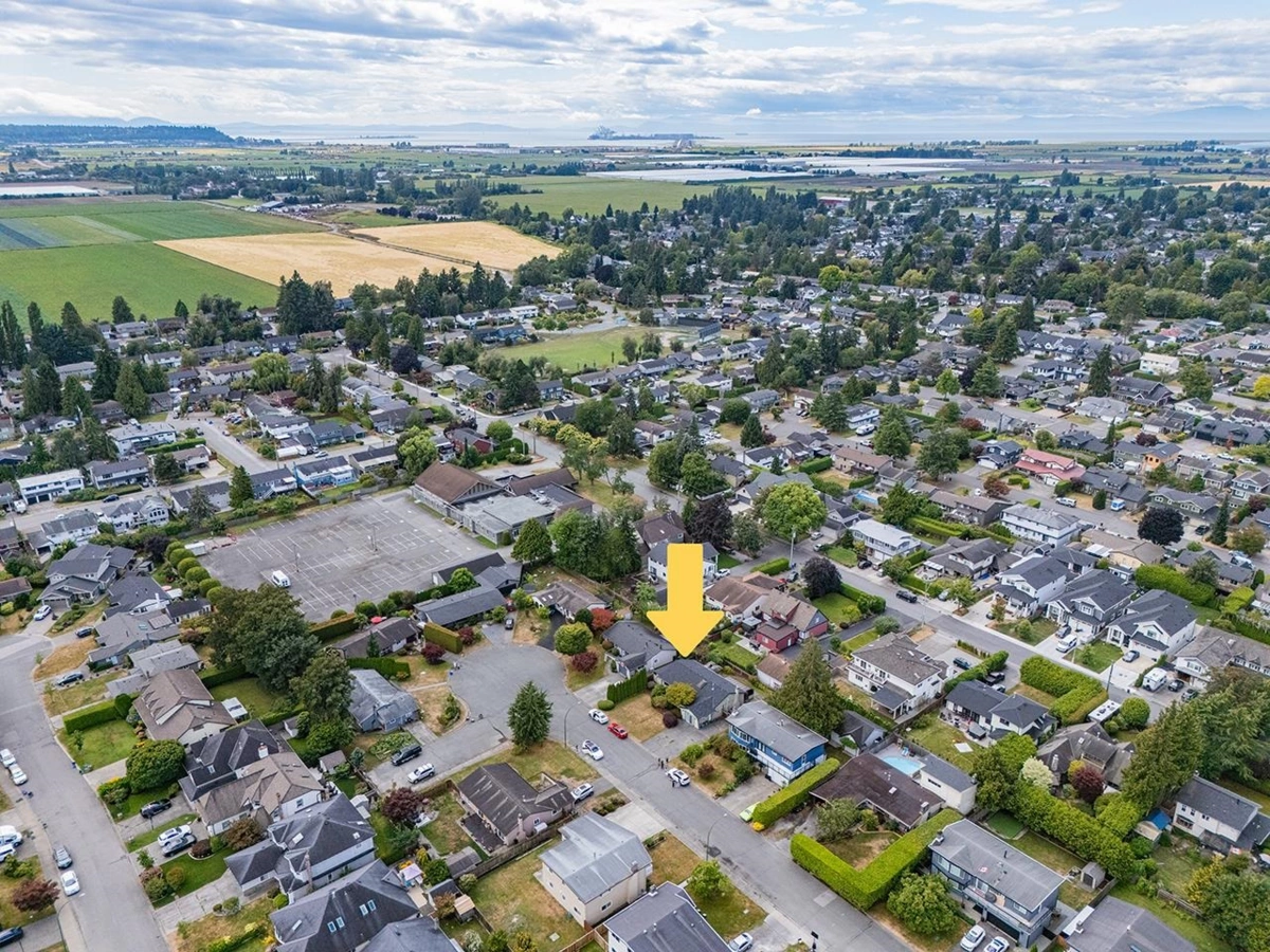 Kitchen Island Photo of 4643 55 Street, Delta, BC