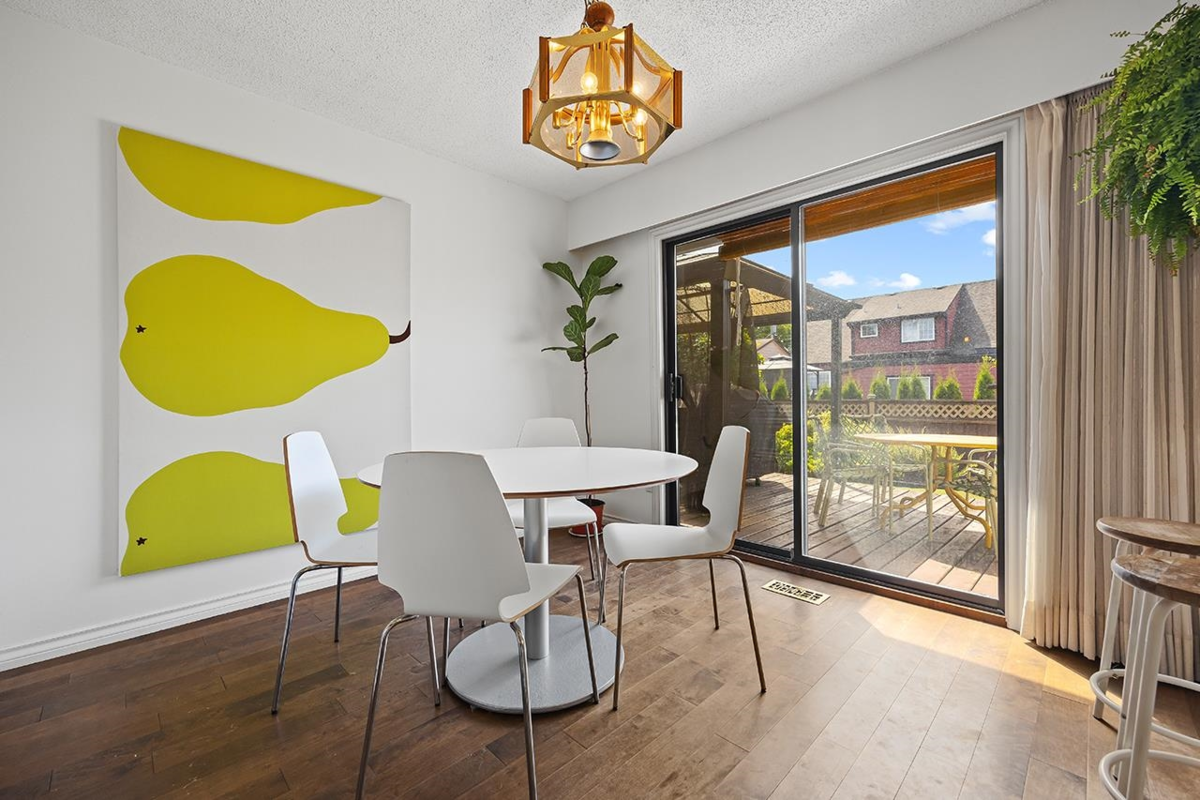 Powder Room Photo of 4643 55 Street, Delta, BC