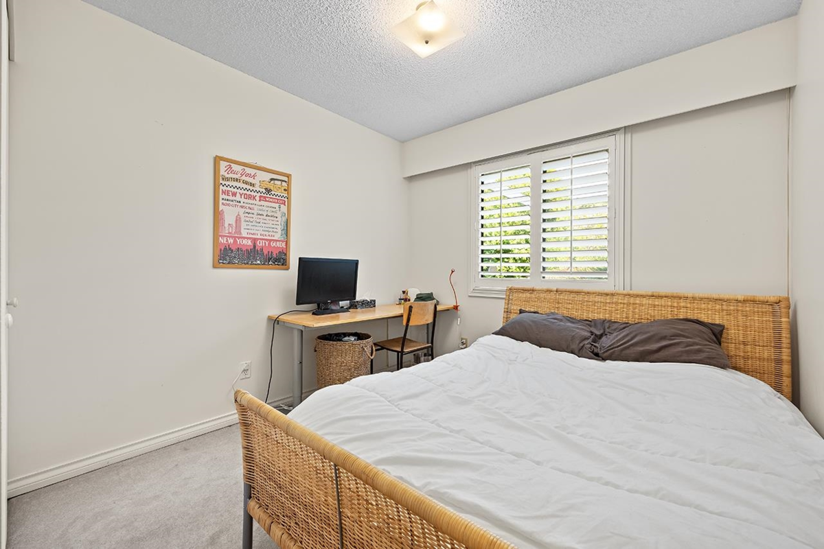 Staircase Photo of 4643 55 Street, Delta, BC