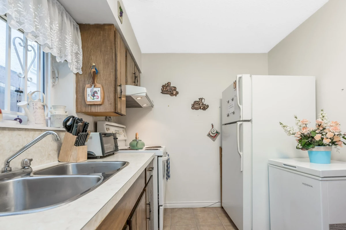 Entry Foyer Photo of 5262 Clarendon Street, Vancouver, BC