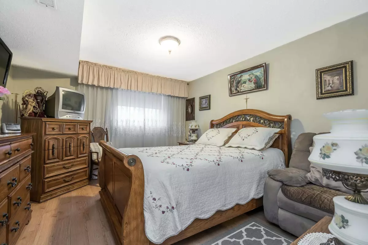 Front Yard Photo of 5262 Clarendon Street, Vancouver, BC