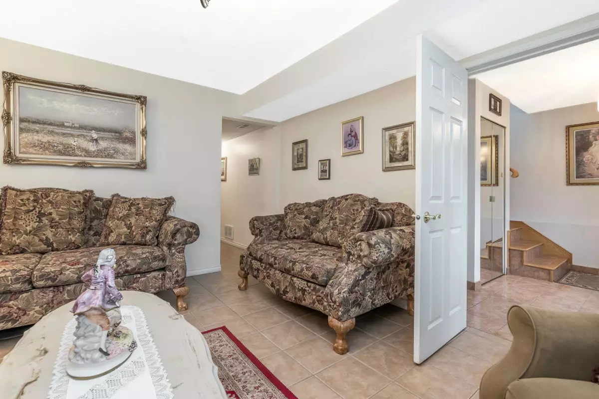 Staircase Photo of 5262 Clarendon Street, Vancouver, BC