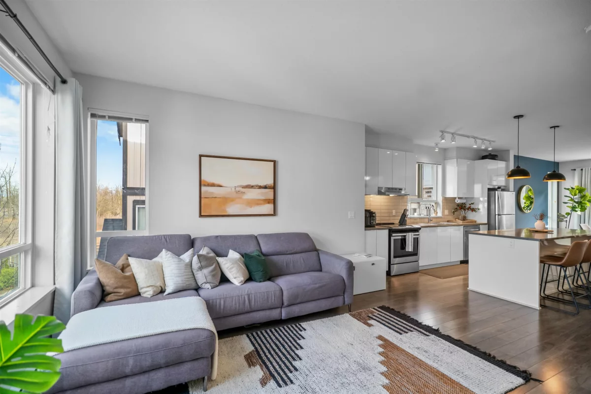 Living Room Photo of 27 30930 Westridge Place, Abbotsford, BC