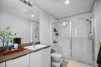 Hallway Photo of 27 30930 Westridge Place, Abbotsford, BC