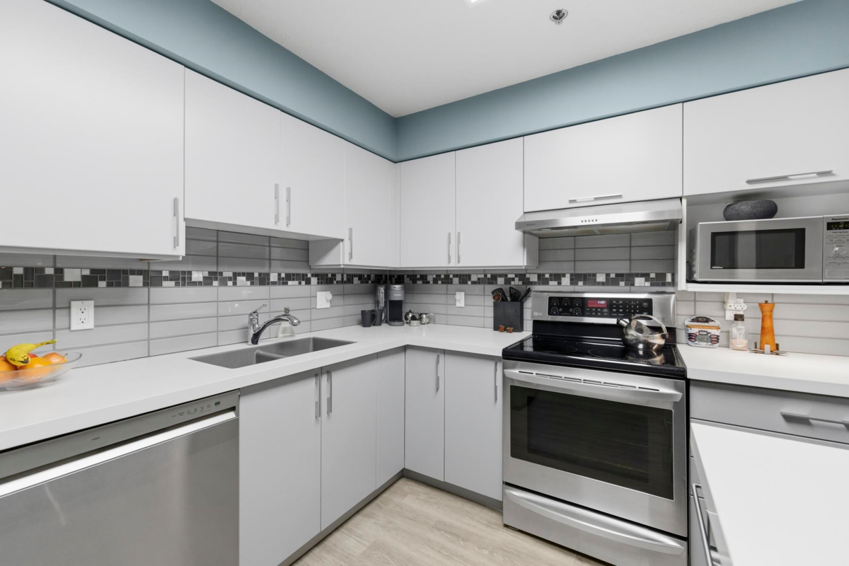 Breakfast Nook Photo of 301 1148 Westwood Street, Coquitlam, BC