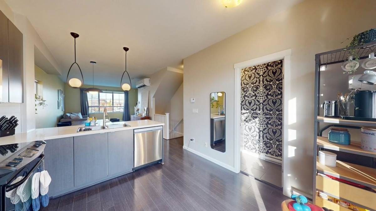 Family Room Photo of 70 19505 68a Avenue, Surrey, BC