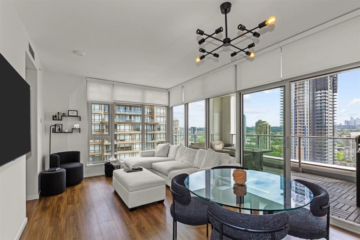 Breakfast Nook Photo of 1903 1888 Gilmore Avenue, Burnaby, BC