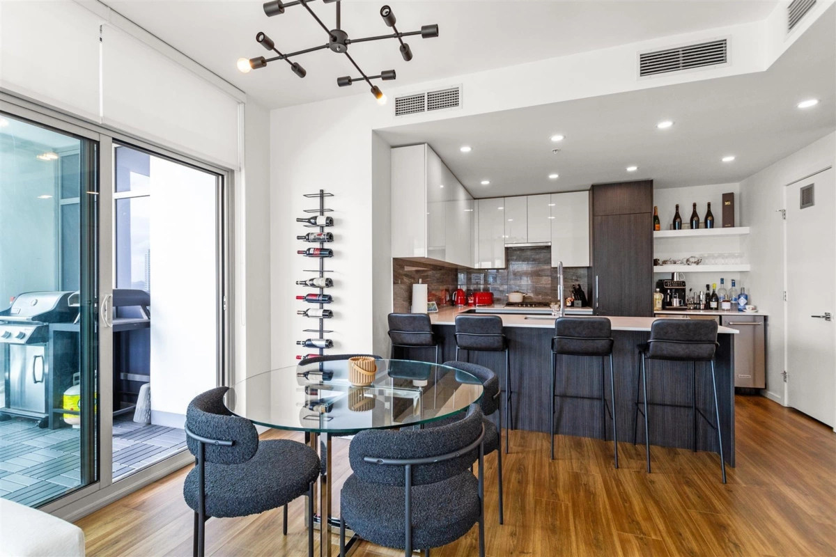 Kitchen Photo of 1903 1888 Gilmore Avenue, Burnaby, BC