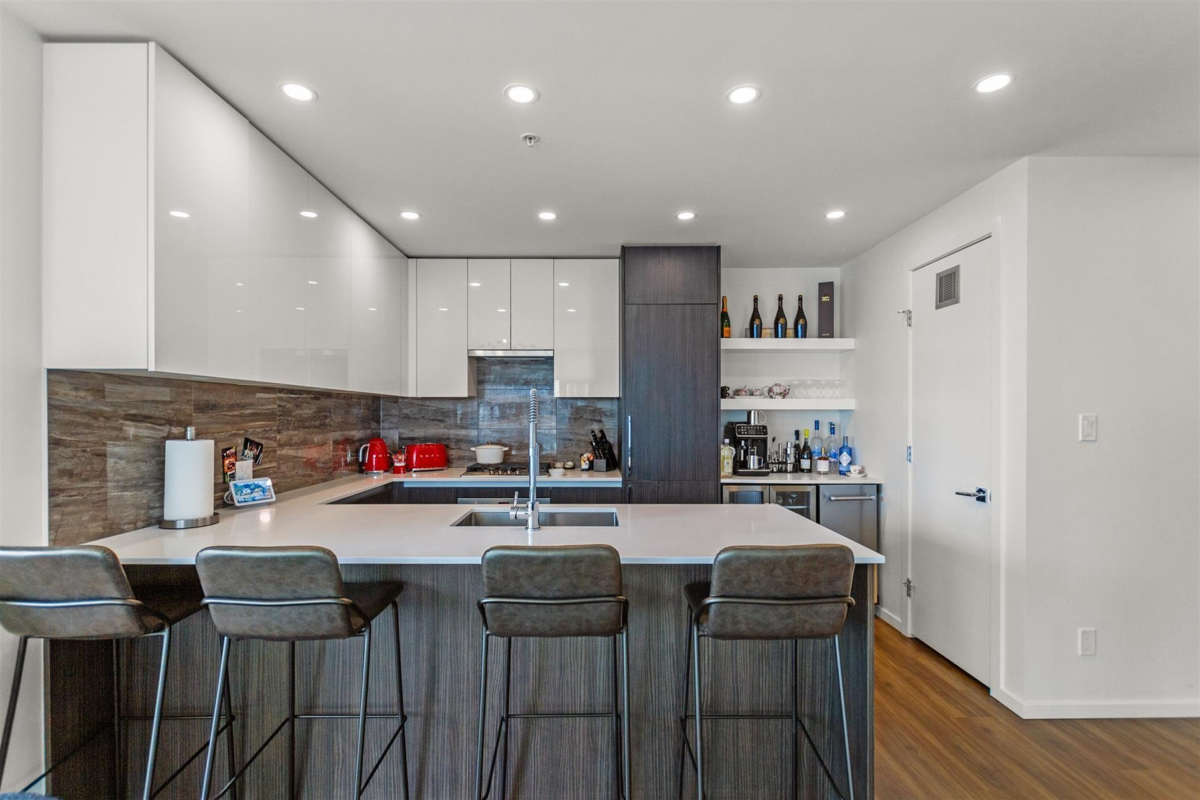 Living Room Photo of 1903 1888 Gilmore Avenue, Burnaby, BC