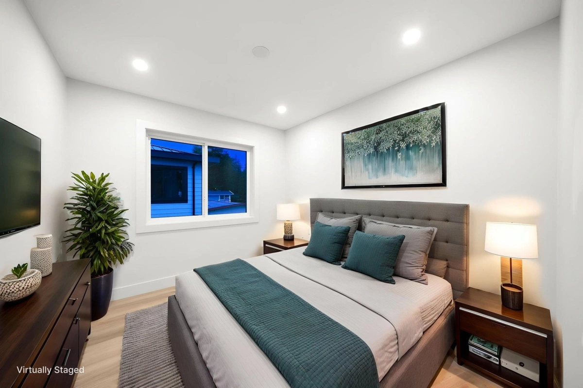 Backyard Photo of 2 3881 Hurst Street, Burnaby, BC