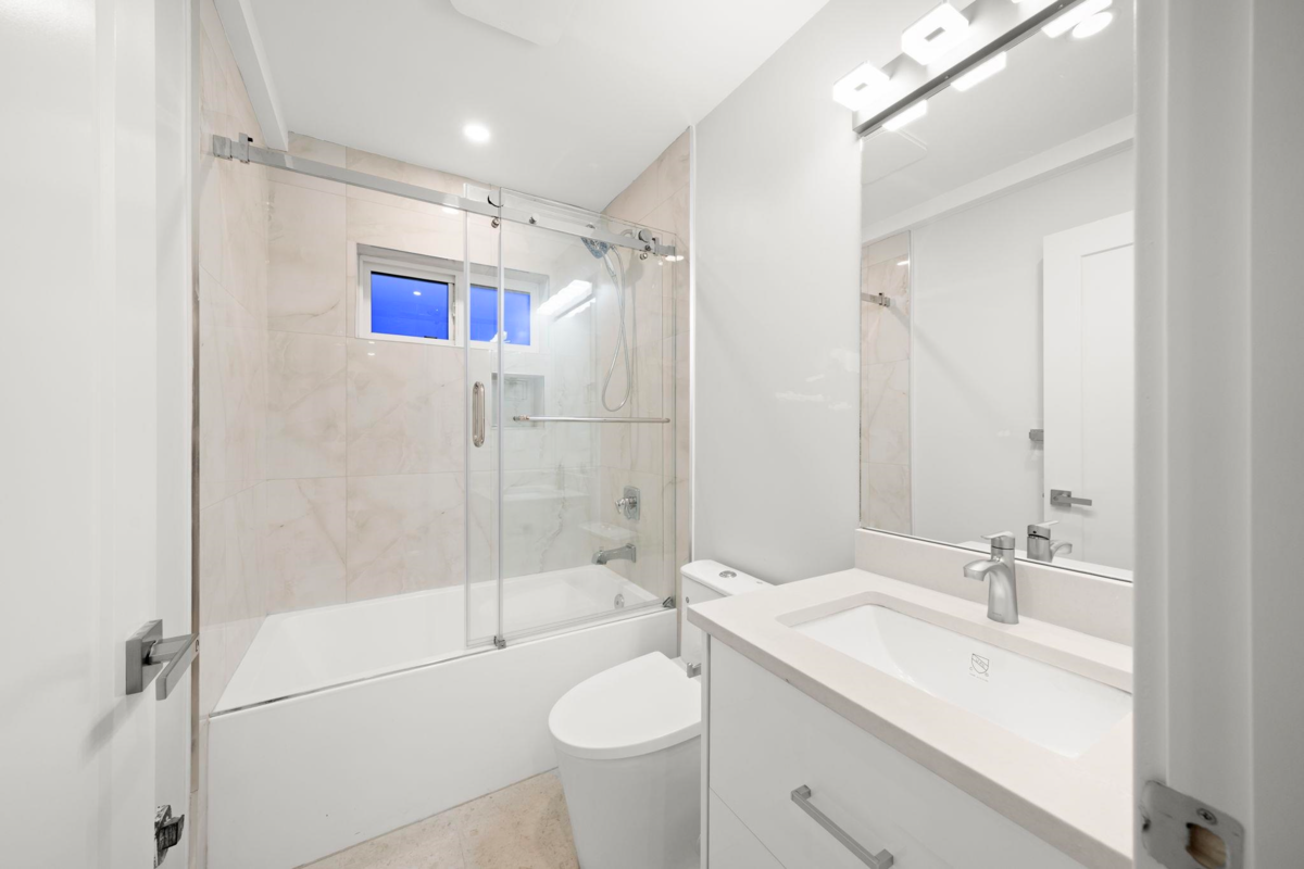 Guest Bathroom Photo of 2 3881 Hurst Street, Burnaby, BC