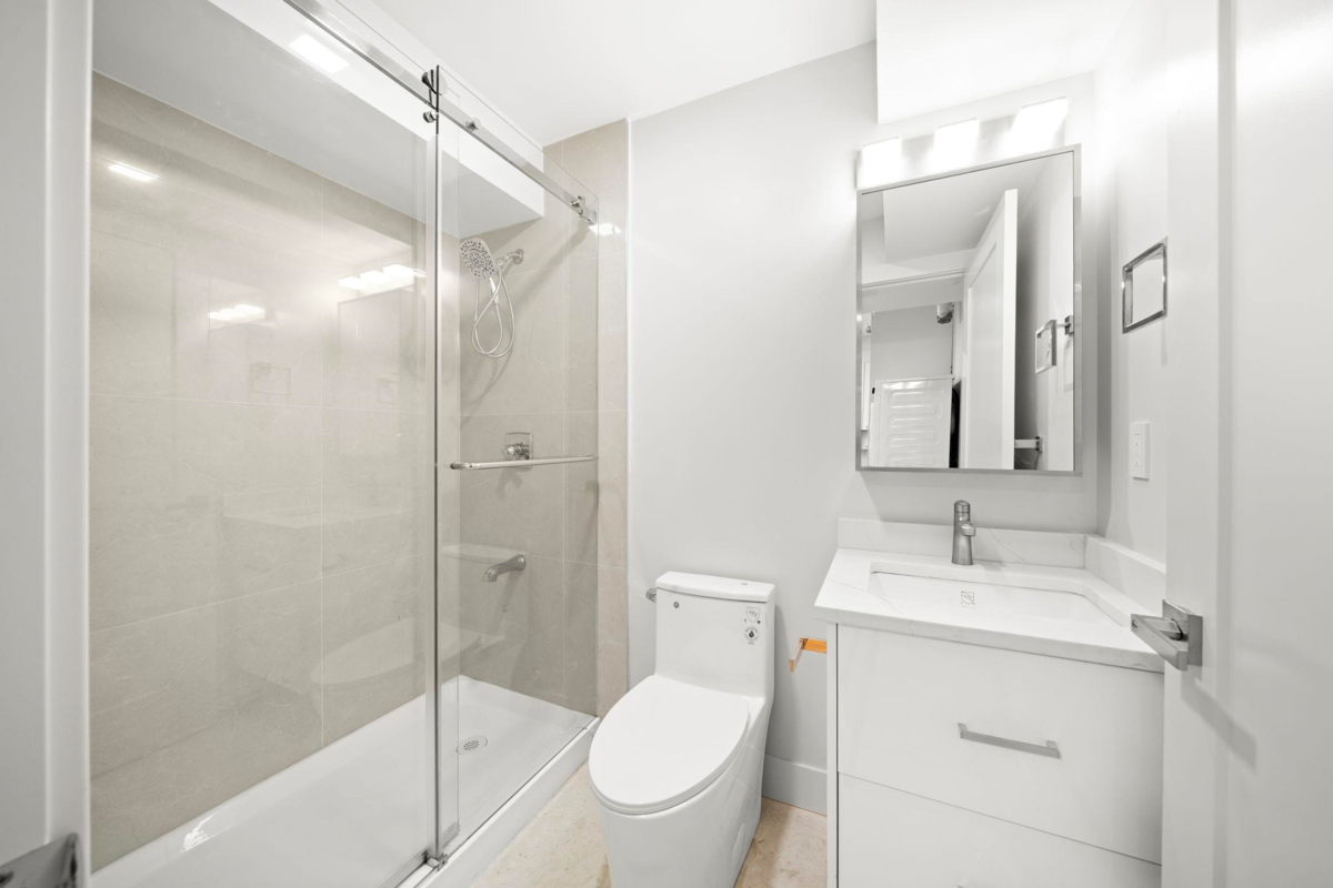 Hallway Photo of 2 3881 Hurst Street, Burnaby, BC