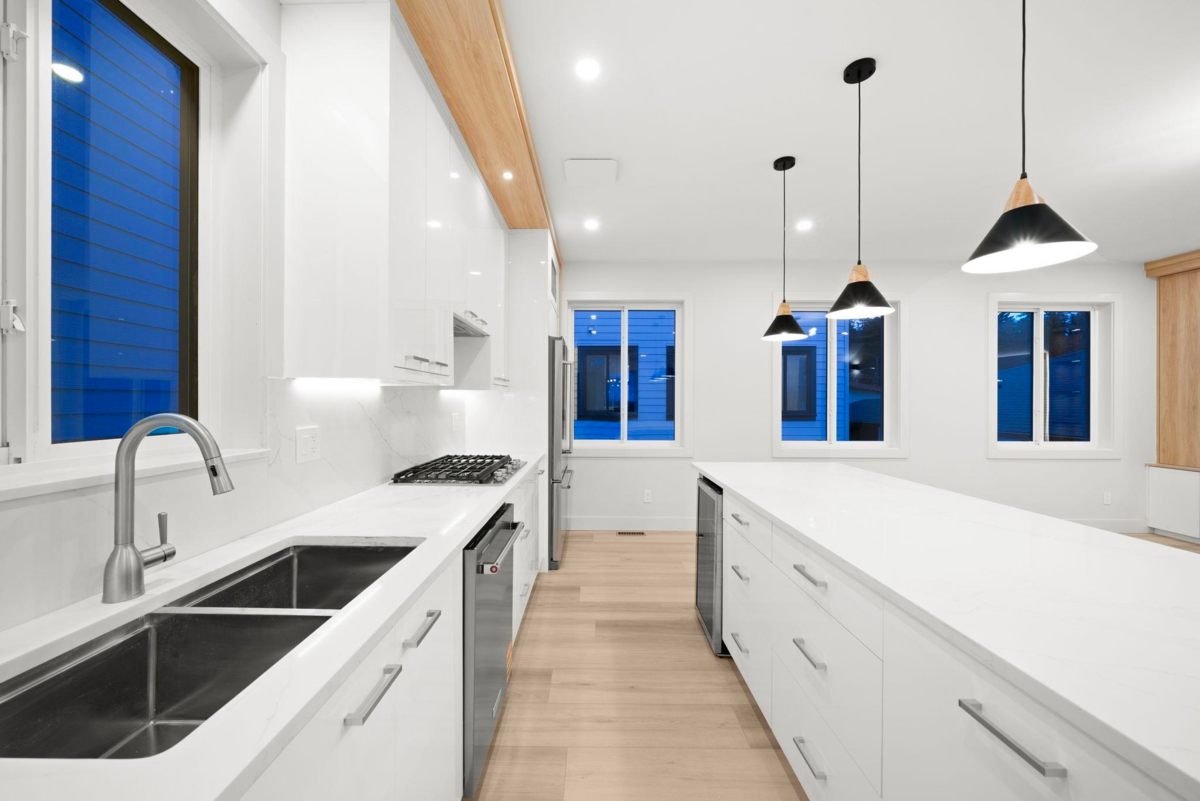 Kitchen Island Photo of 2 3881 Hurst Street, Burnaby, BC