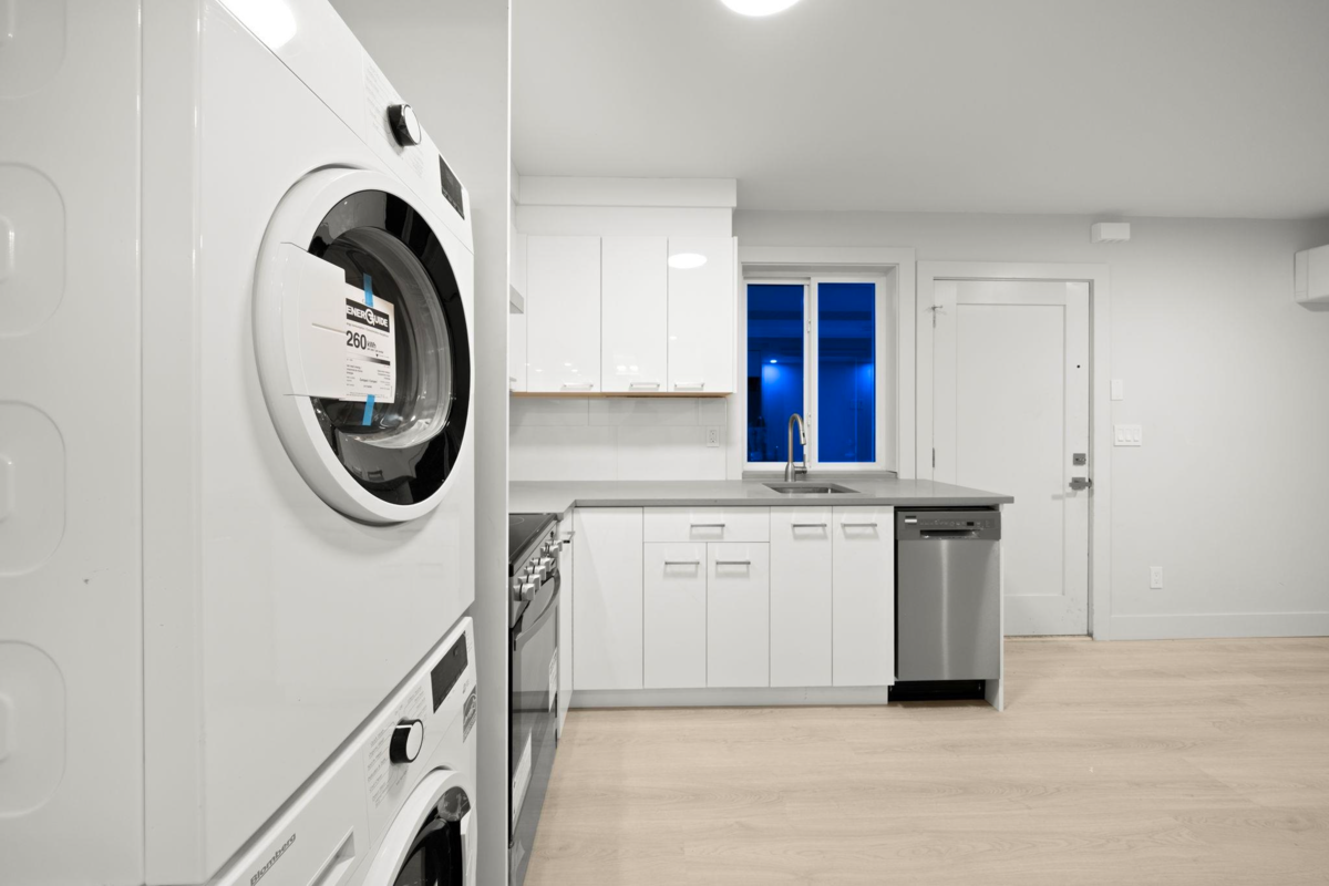 Mudroom Photo of 2 3881 Hurst Street, Burnaby, BC