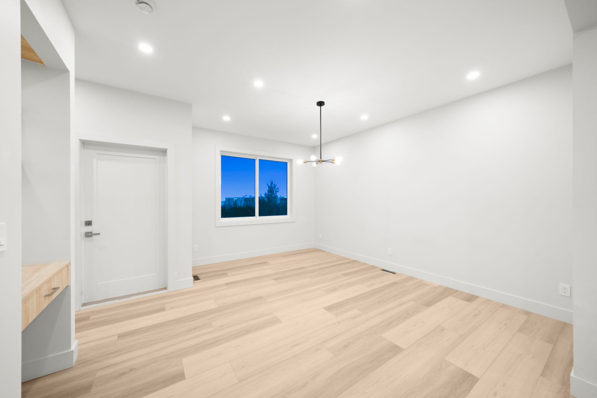 Primary Bathroom Photo of 2 3881 Hurst Street, Burnaby, BC