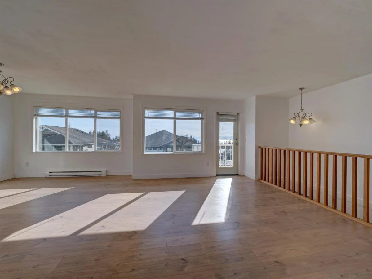 Kitchen Island Photo of 5683 Emily Way, Sechelt, BC