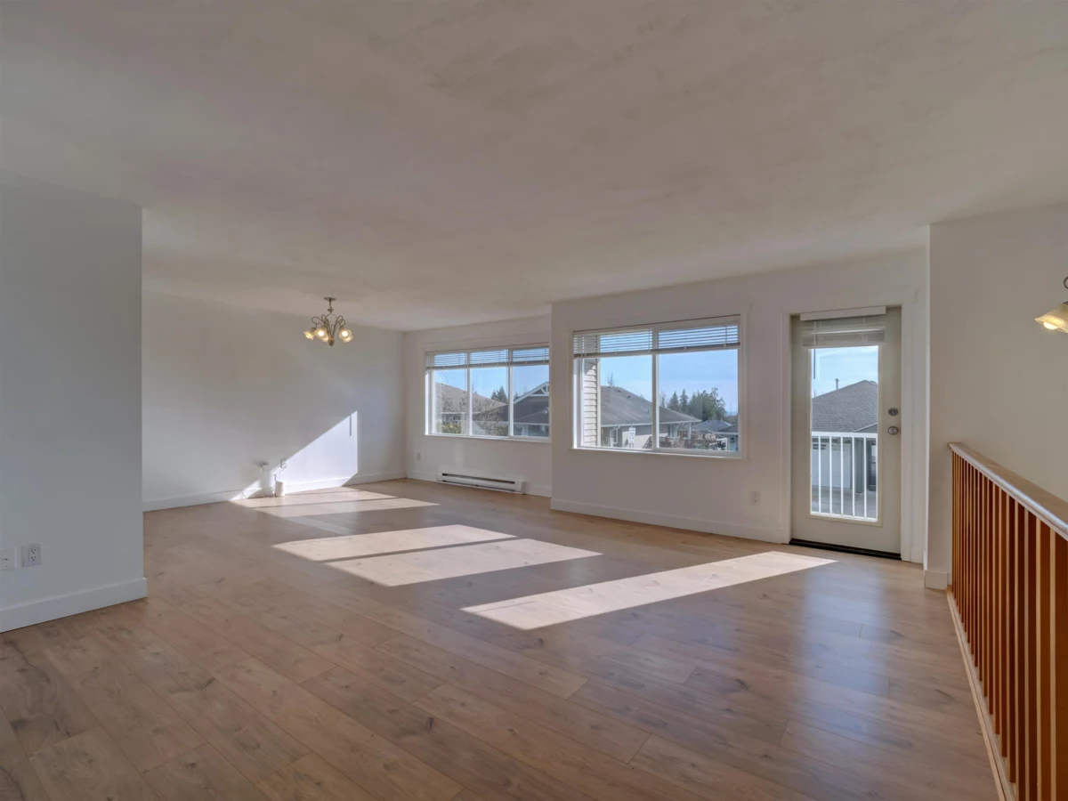 Kitchen Photo of 5683 Emily Way, Sechelt, BC