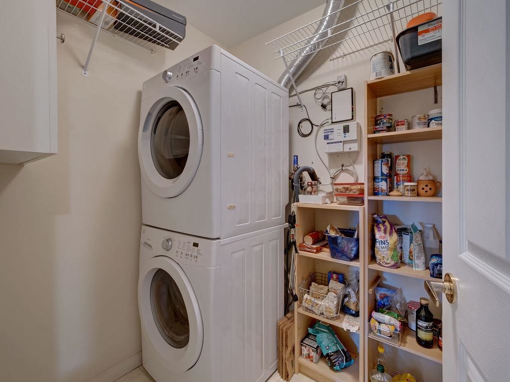 Front Yard Photo of 405 5855 Cowrie Street, Sechelt, BC