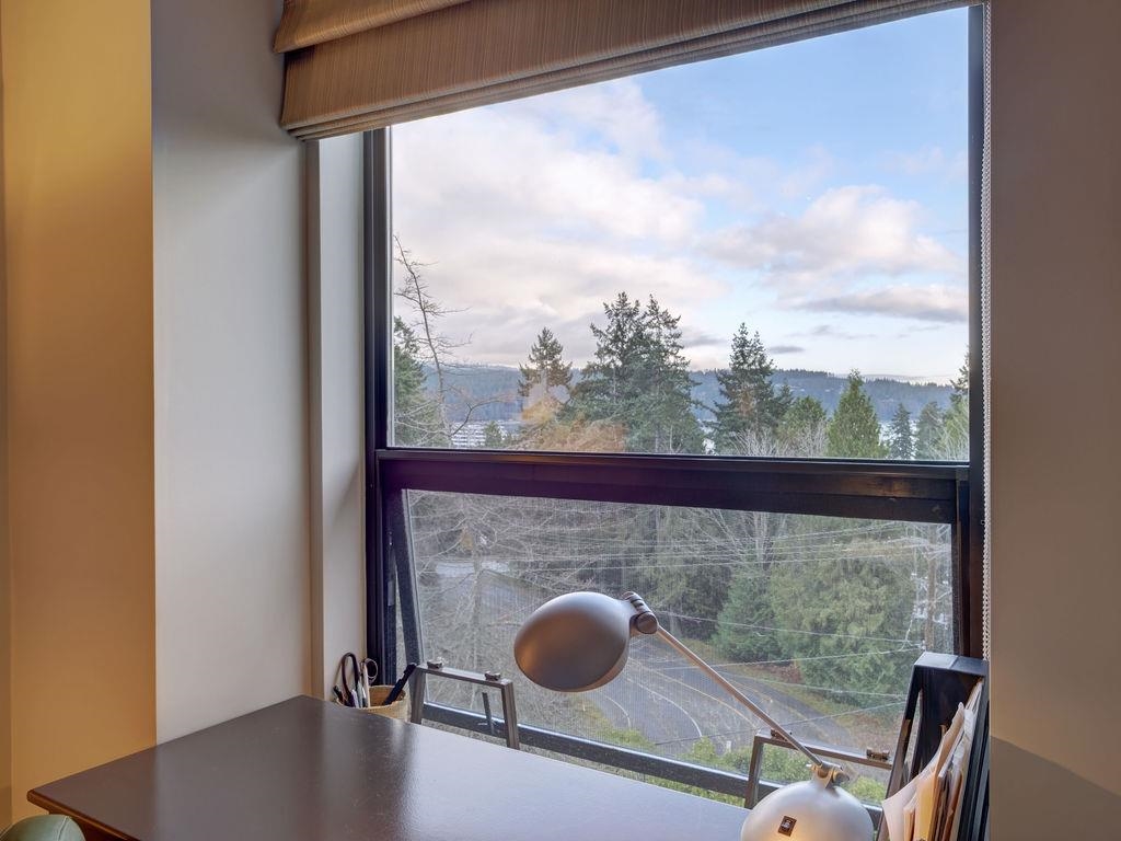 Hallway Photo of 405 5855 Cowrie Street, Sechelt, BC